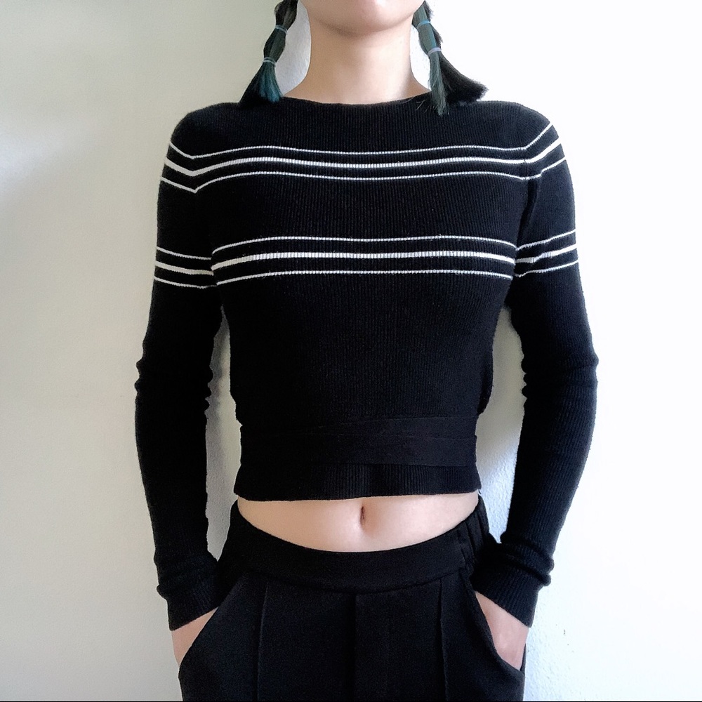 🔊 ZARA Cropped knit long sleeve top+ waist belt🔊